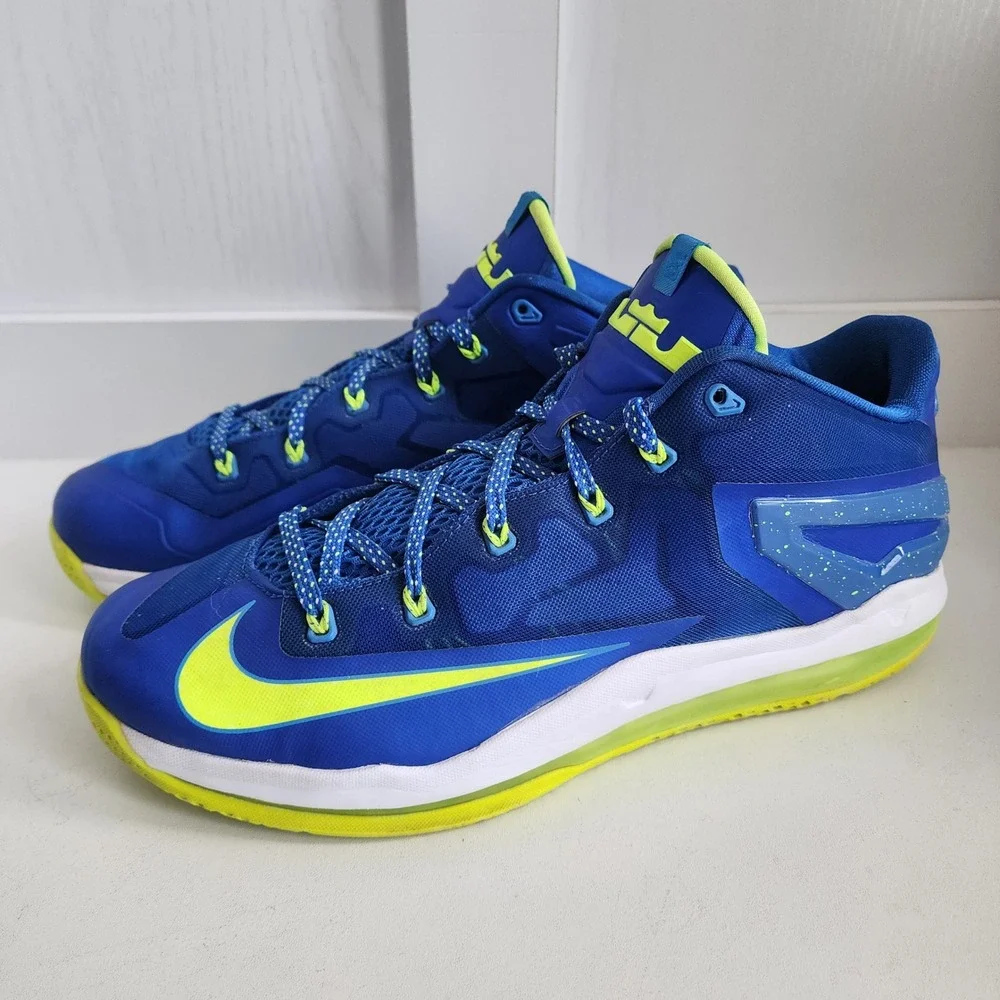 Nike LeBron 8 v/2 2011 Low Sprite Hyper Cobalt Volt White Mens Size 12